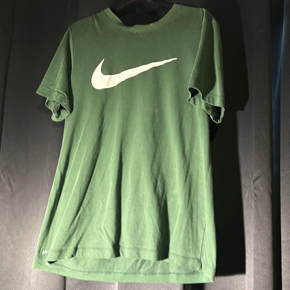Nike short sleeve tee